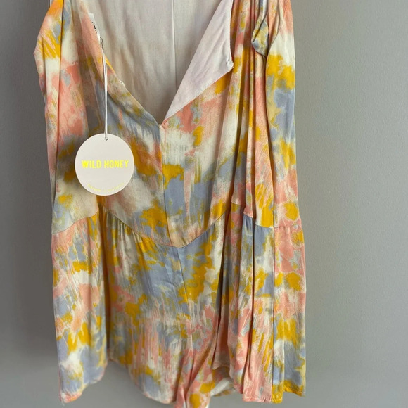 Wild Honey Boutique - Tie Dye Sleeveless Romper - Size Medium - NWT! - Picture 5 of 11